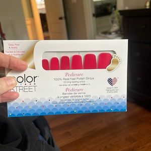 ColorStreet- Baton Rougey Pedi set